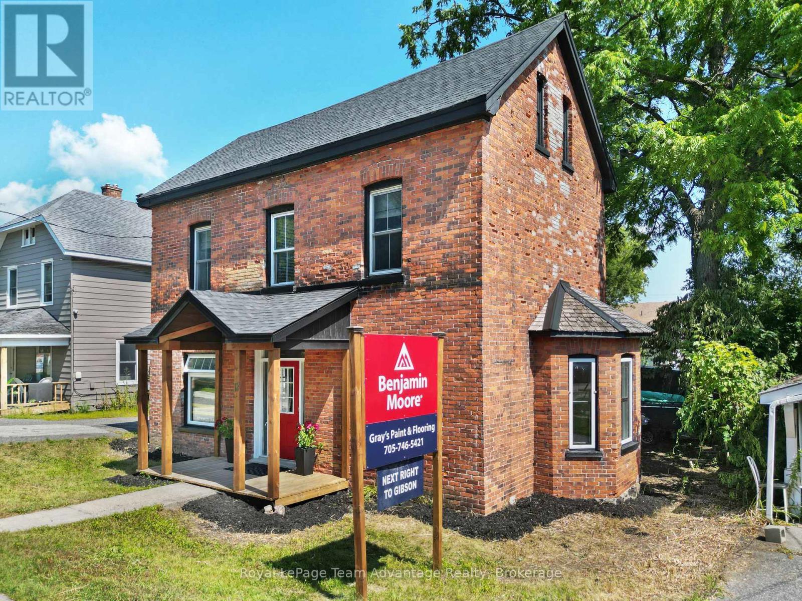 












13 CHURCH STREET

,
Parry Sound,




Ontario
P2A1Y2

