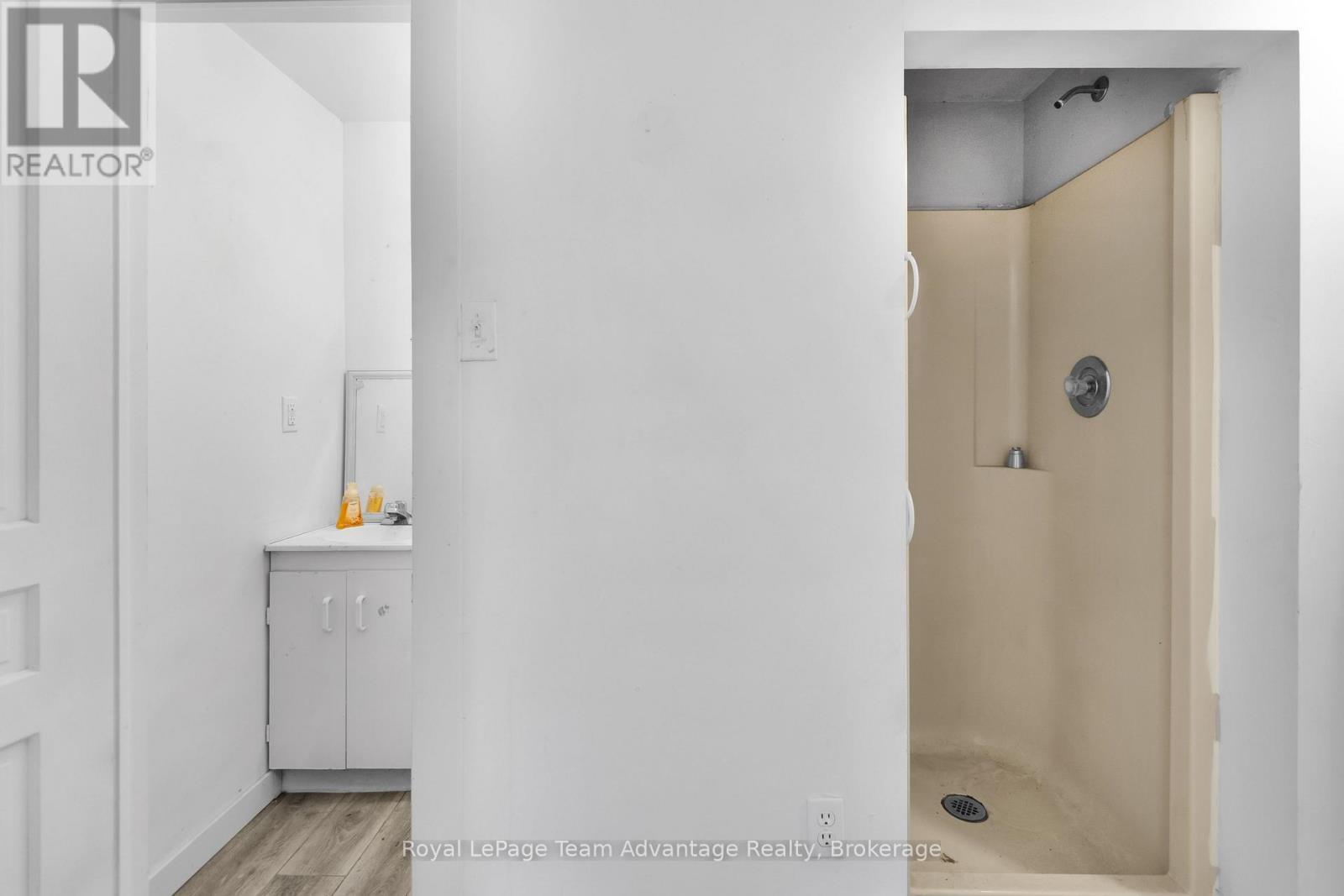 












13 CHURCH STREET

,
Parry Sound,




Ontario
P2A1Y2

