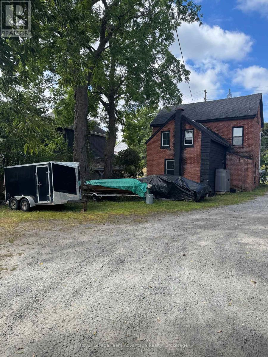 












13 CHURCH STREET

,
Parry Sound,




Ontario
P2A1Y2

