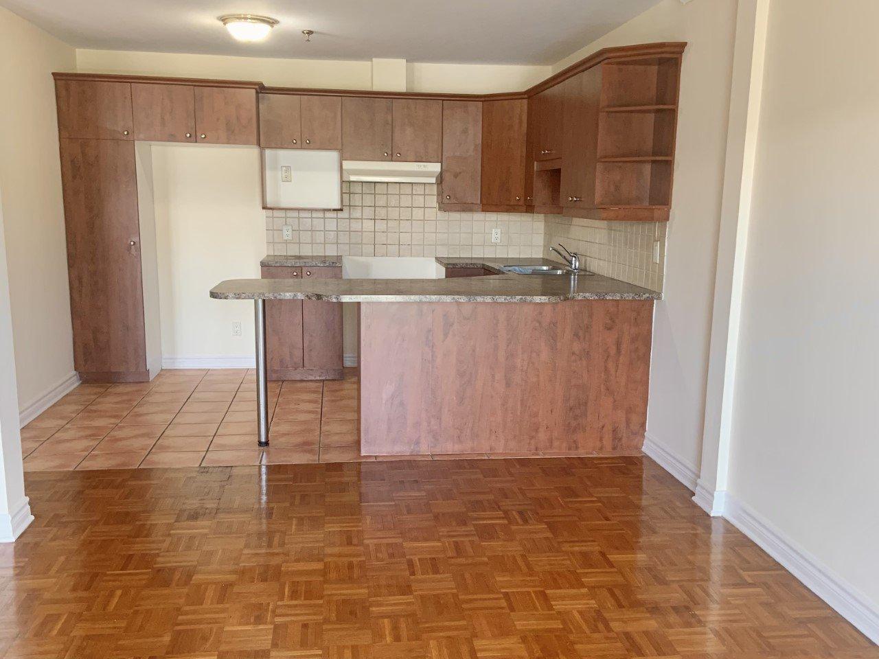 









16669


Boul. de Pierrefonds

, 301,
Montréal (Pierrefonds-Roxboro),




QC
H9H5L8

