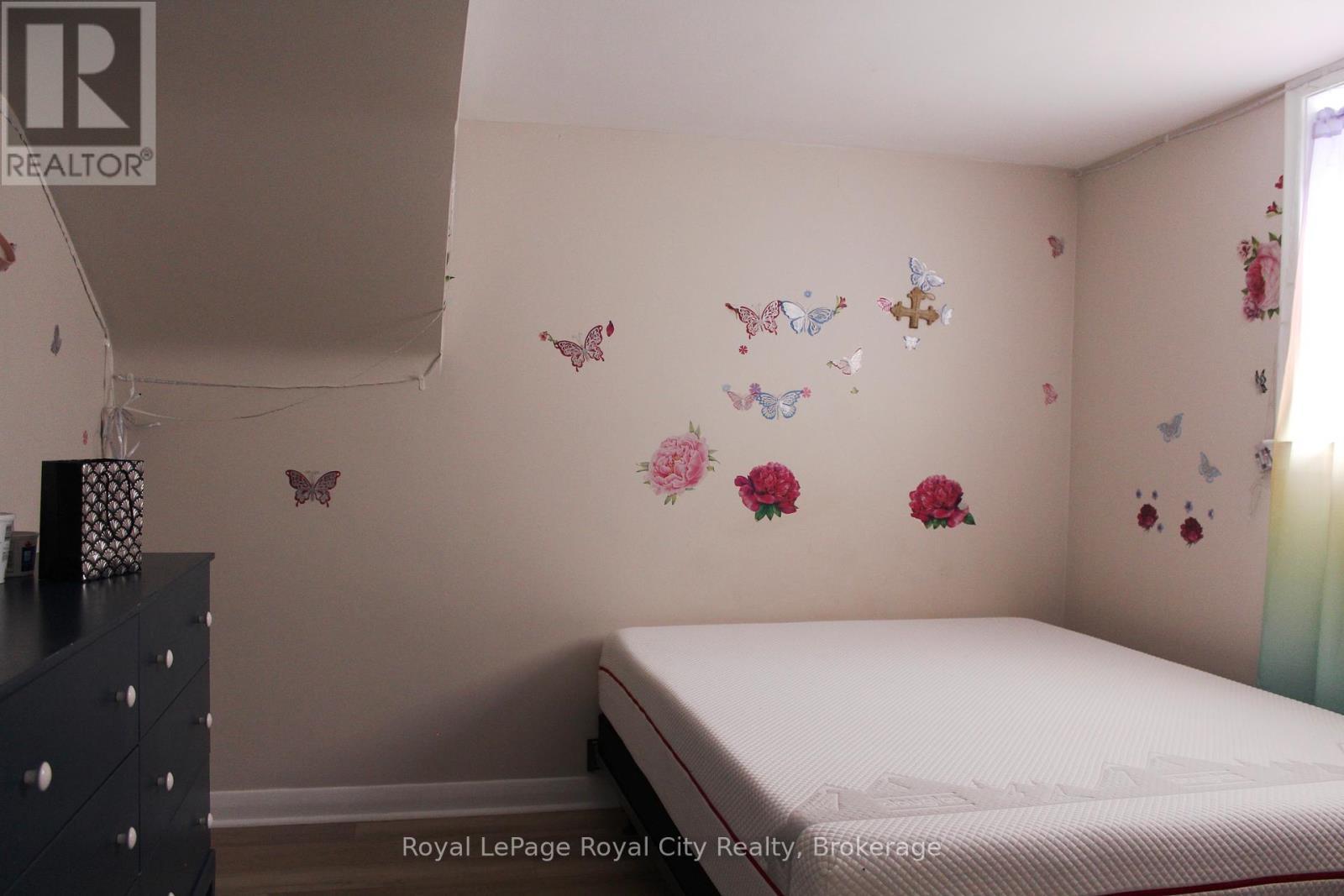 












109 NORTHUMBERLAND STREET

,
Guelph (Downtown),




Ontario
N1H3B1

