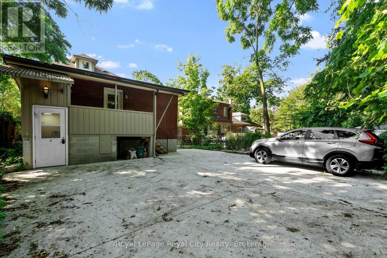 












109 NORTHUMBERLAND STREET

,
Guelph (Downtown),




Ontario
N1H3B1

