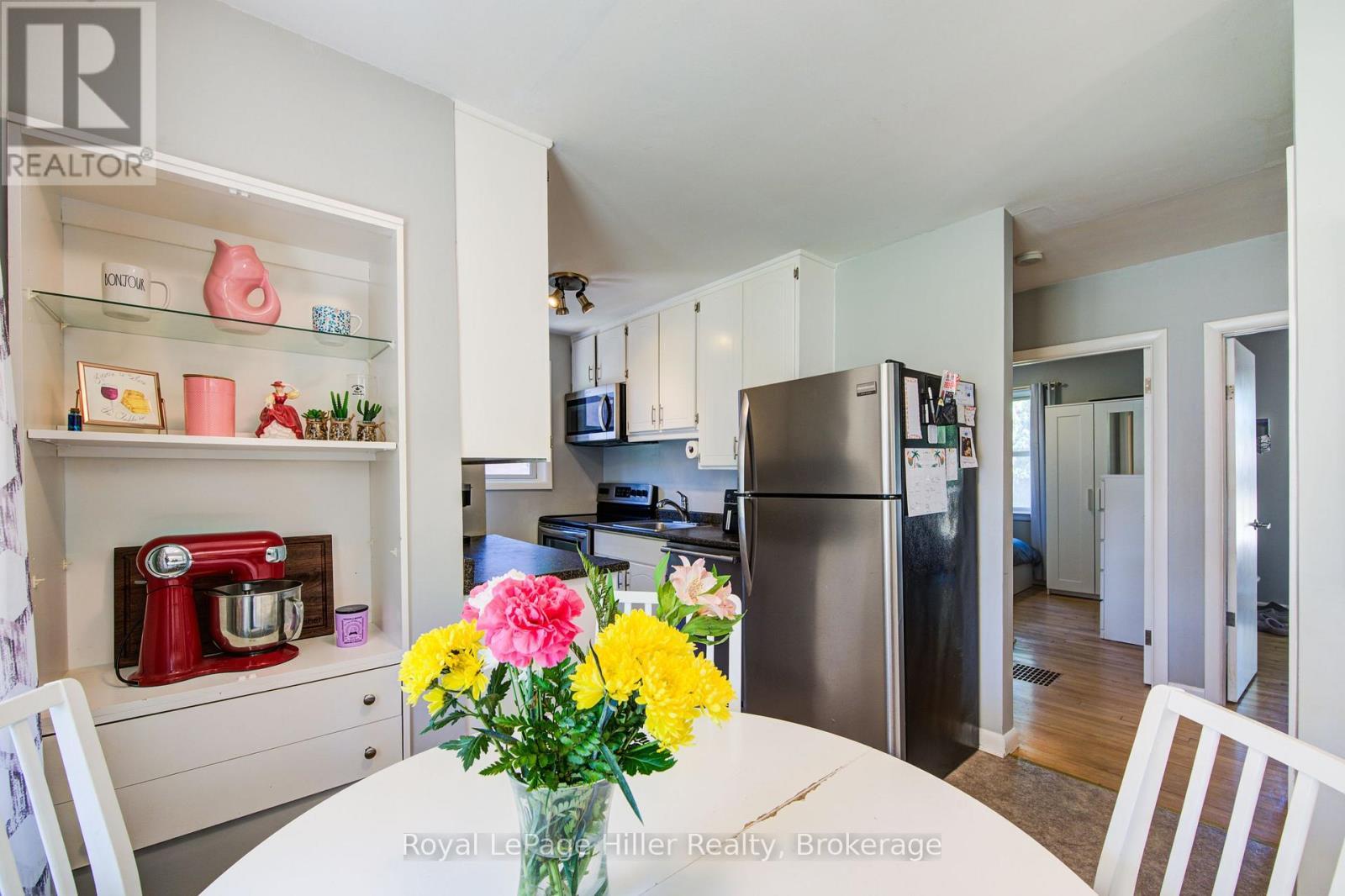 












11 WARWICK ROAD

,
Stratford,




Ontario
N5A6E6

