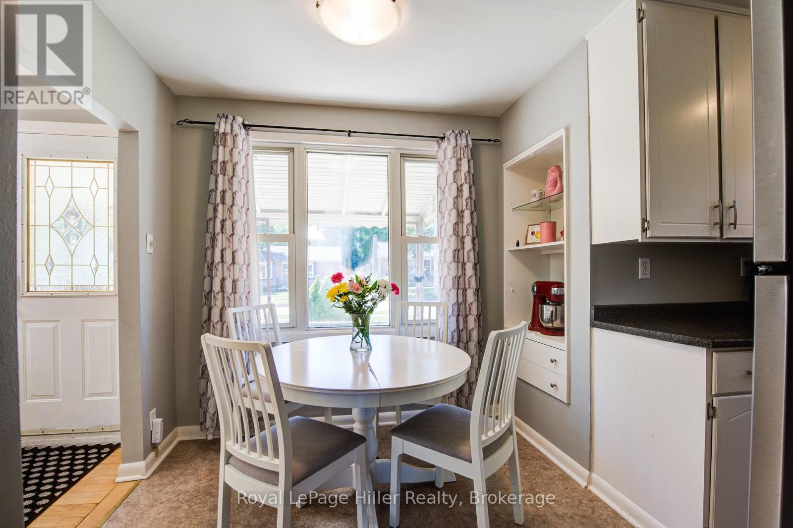 












11 WARWICK ROAD

,
Stratford,




Ontario
N5A6E6

