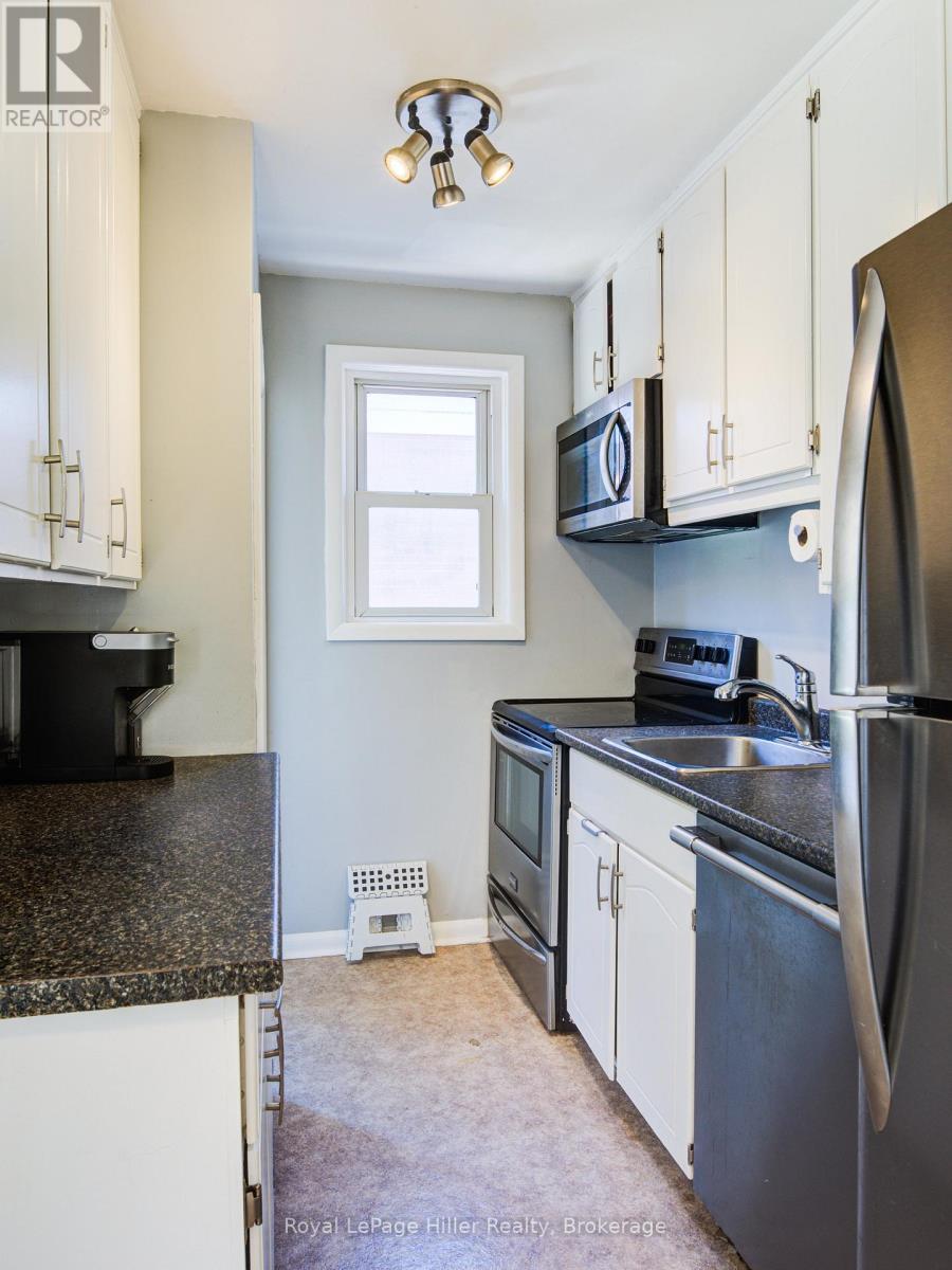 












11 WARWICK ROAD

,
Stratford,




Ontario
N5A6E6

