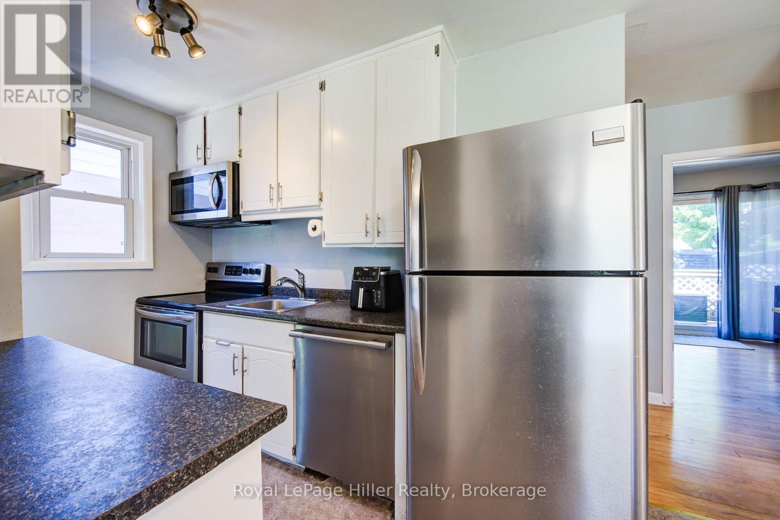 












11 WARWICK ROAD

,
Stratford,




Ontario
N5A6E6


