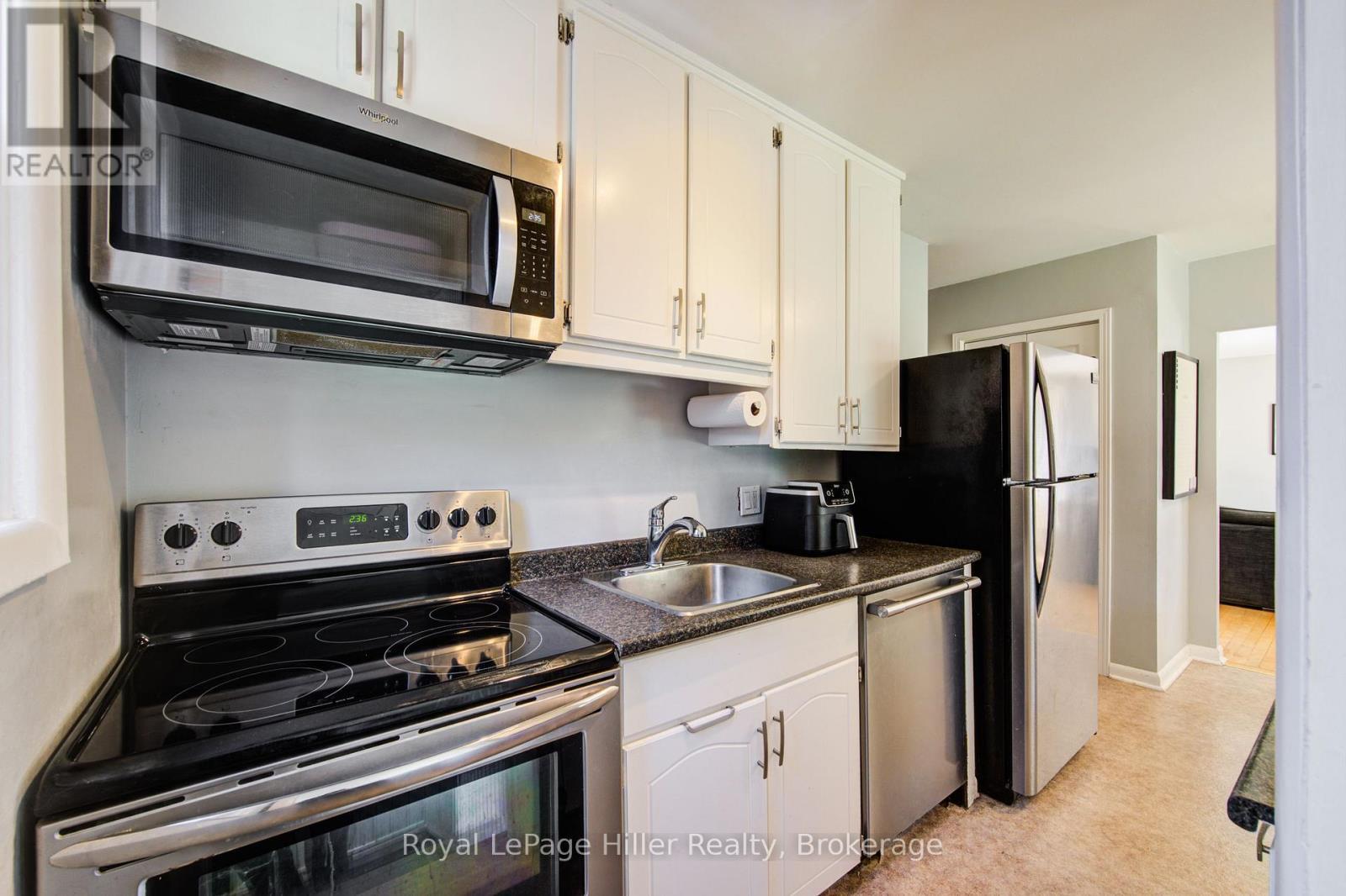 












11 WARWICK ROAD

,
Stratford,




Ontario
N5A6E6

