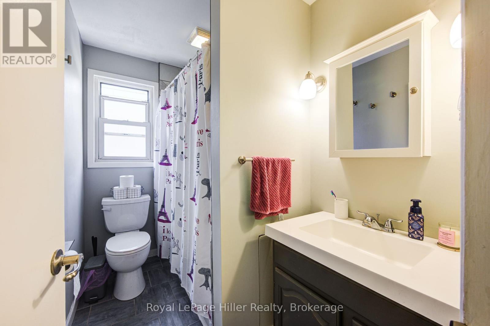












11 WARWICK ROAD

,
Stratford,




Ontario
N5A6E6

