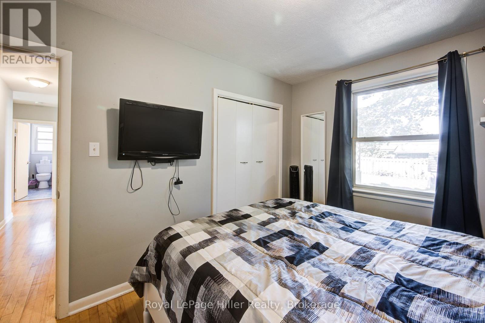 












11 WARWICK ROAD

,
Stratford,




Ontario
N5A6E6

