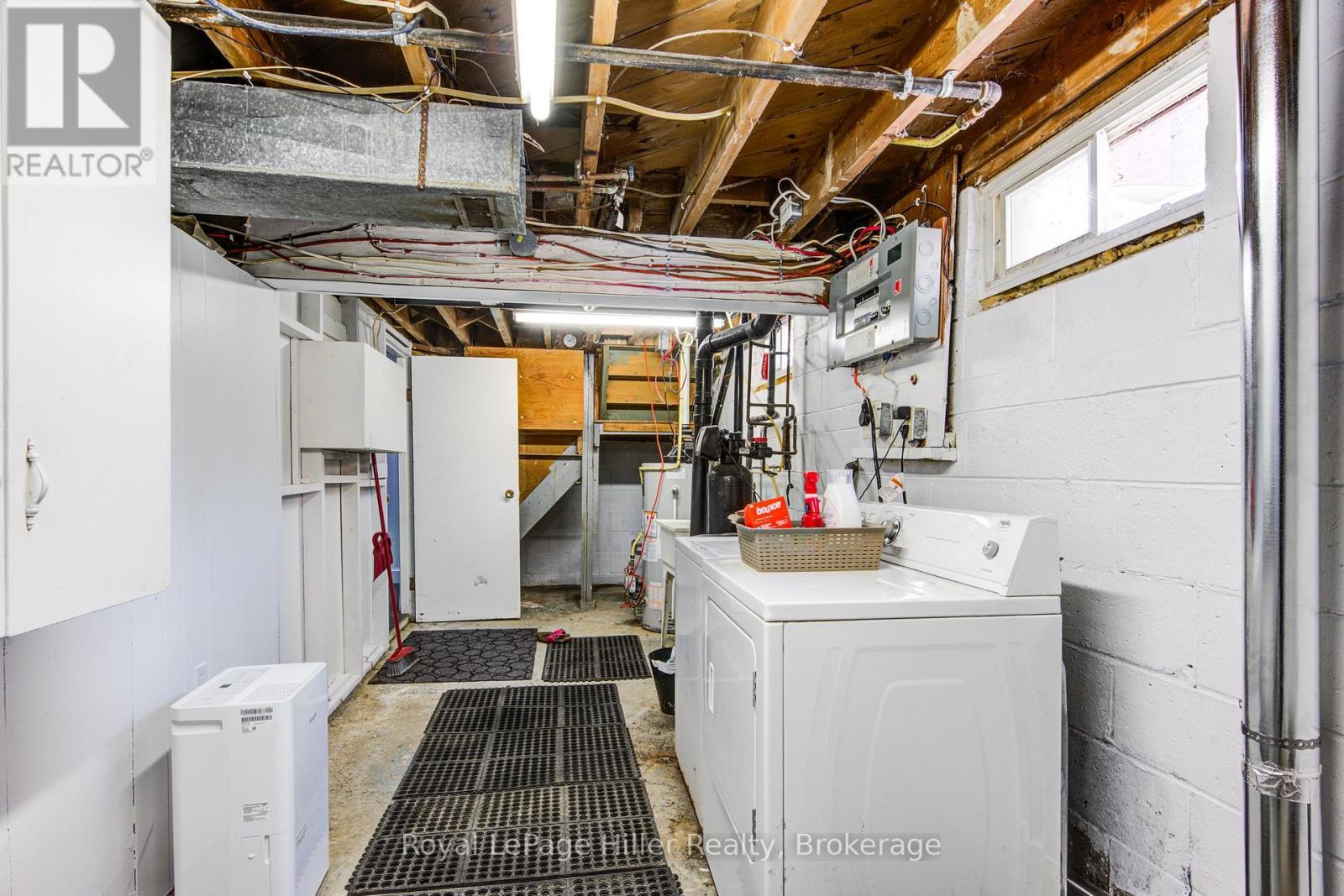 












11 WARWICK ROAD

,
Stratford,




Ontario
N5A6E6

