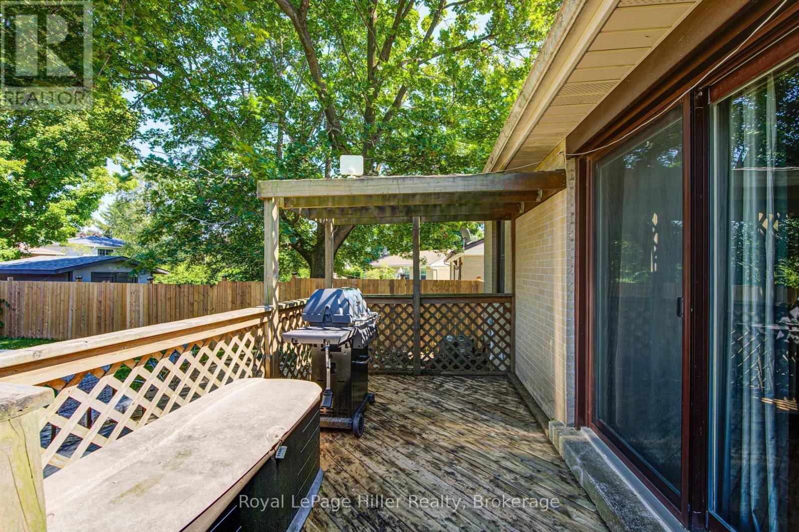 












11 WARWICK ROAD

,
Stratford,




Ontario
N5A6E6

