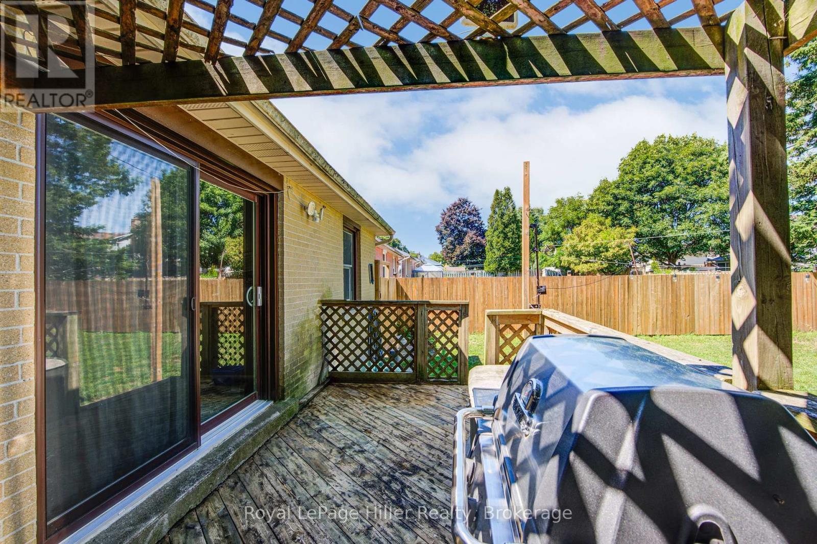 












11 WARWICK ROAD

,
Stratford,




Ontario
N5A6E6

