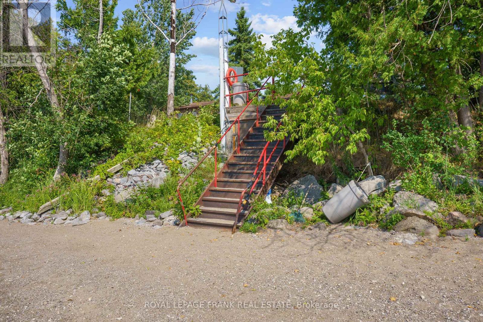 












8 - 230-232 LAKE DALRYMPLE ROAD

,
Kawartha Lakes (Carden),




Ontario
L0K1W0


