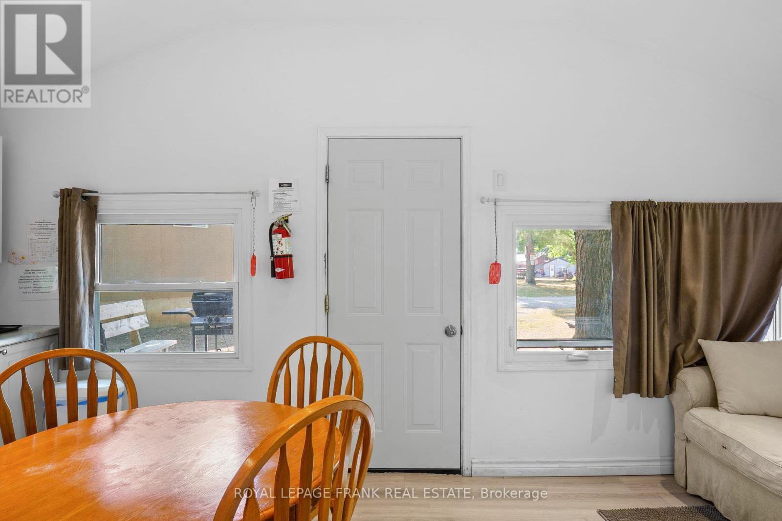 












8 - 230-232 LAKE DALRYMPLE ROAD

,
Kawartha Lakes (Carden),




Ontario
L0K1W0

