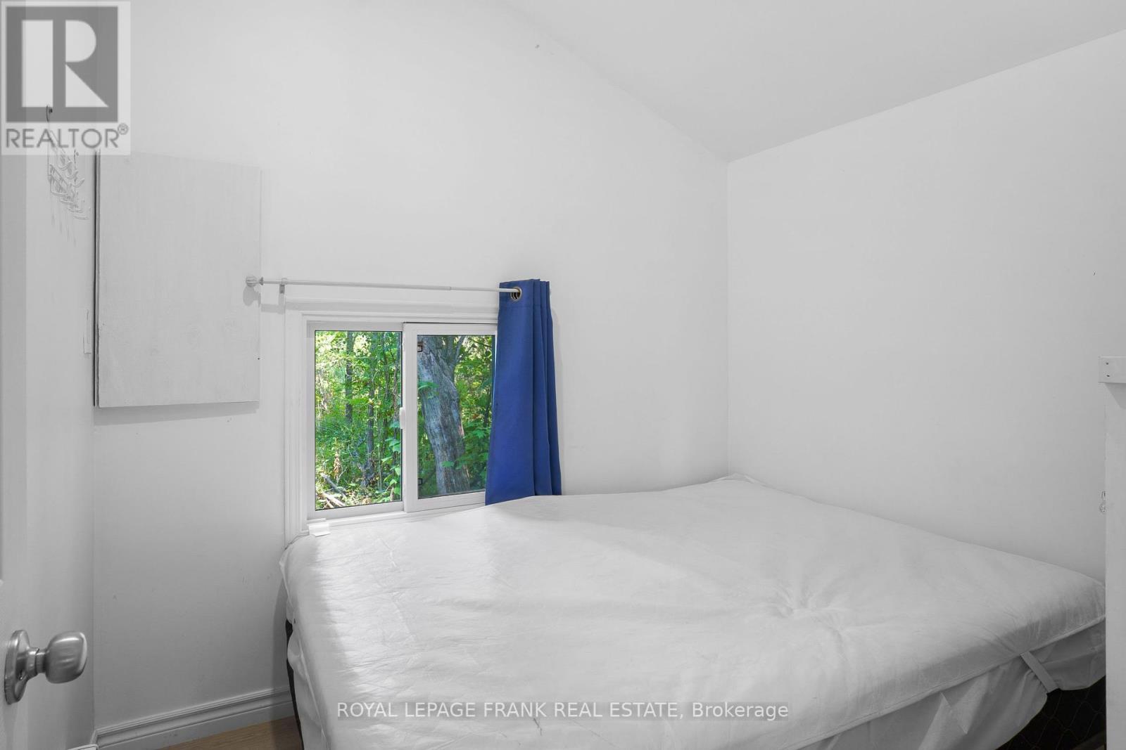 












8 - 230-232 LAKE DALRYMPLE ROAD

,
Kawartha Lakes (Carden),




Ontario
L0K1W0

