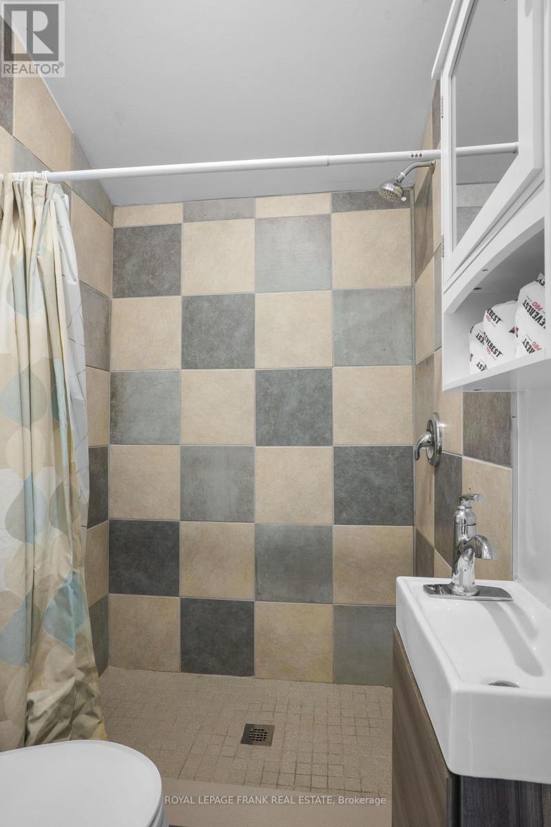












8 - 230-232 LAKE DALRYMPLE ROAD

,
Kawartha Lakes (Carden),




Ontario
L0K1W0

