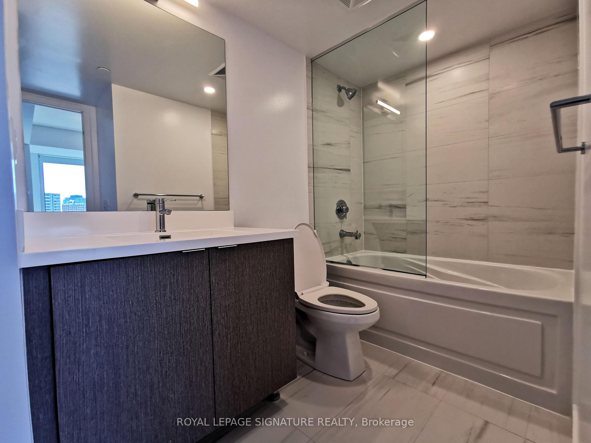 









219


Dundas

Street East, 812,
Toronto,




ON
M5A 0V1

