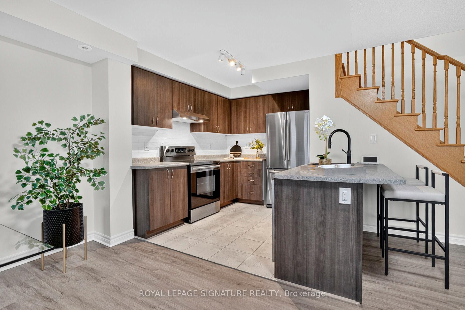 









200


Veterans

Drive, 110,
Brampton,




ON
L7A 4S6

