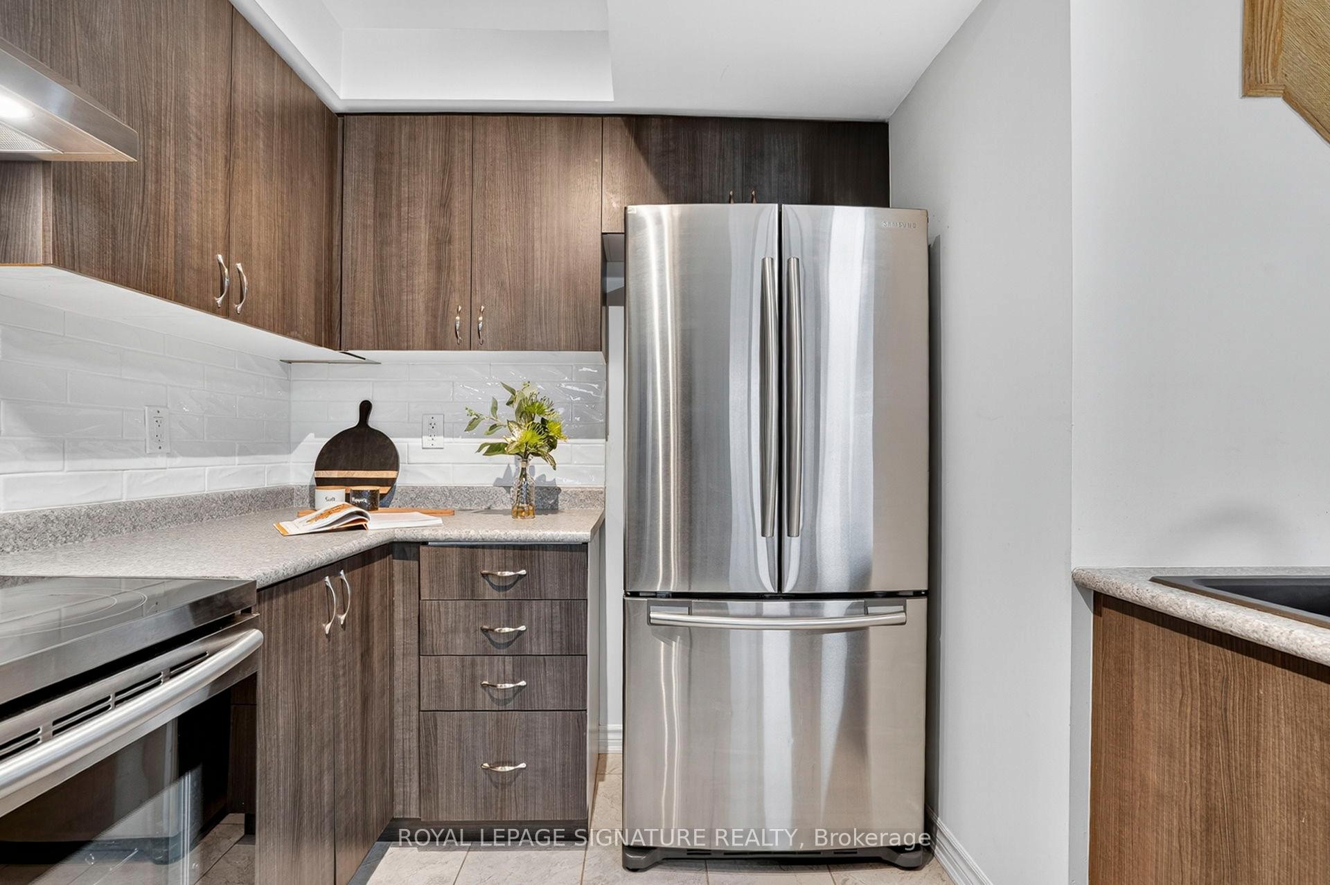 









200


Veterans

Drive, 110,
Brampton,




ON
L7A 4S6

