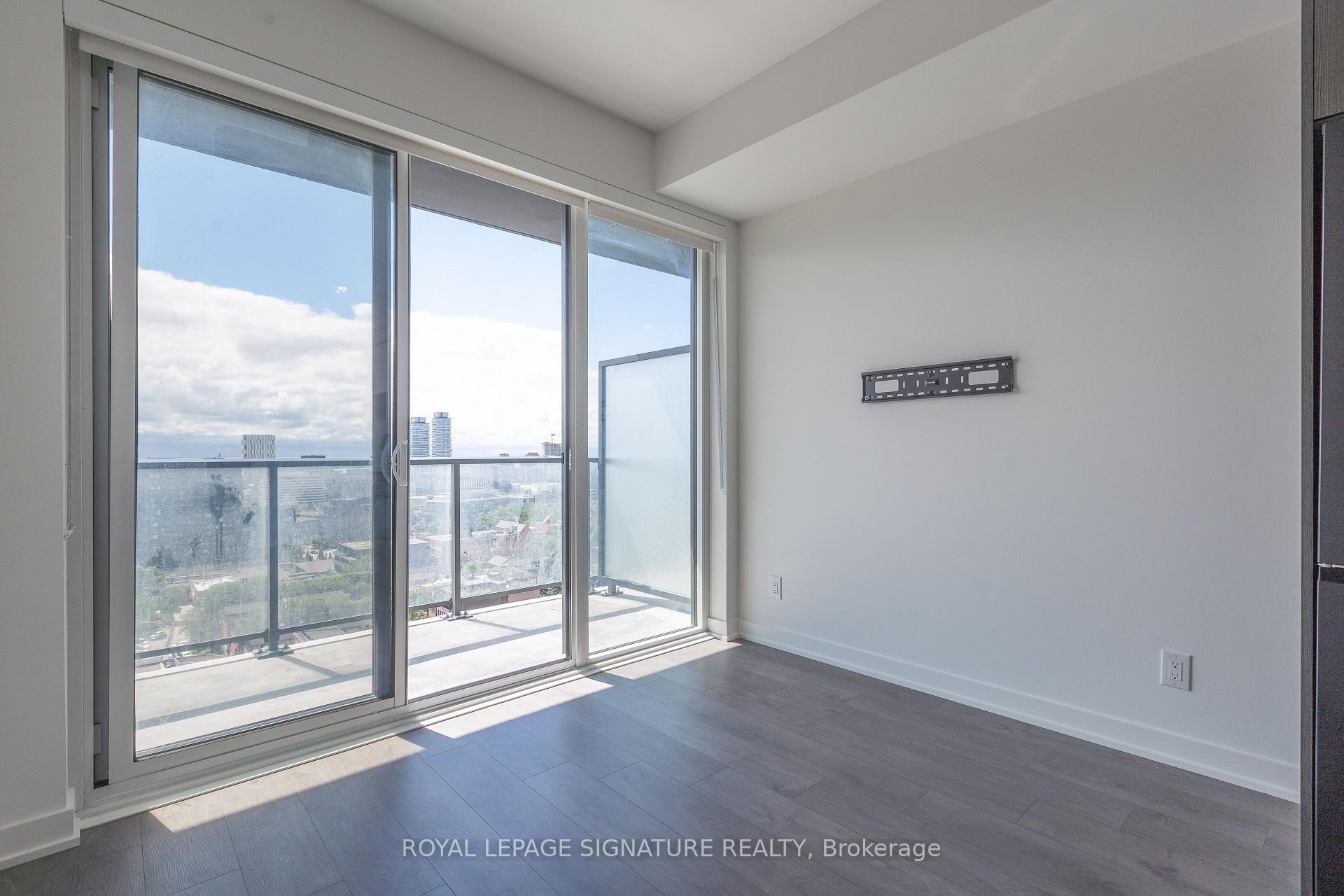 









5


Defries

Street, 1804,
Toronto,




ON
M5A 0W7

