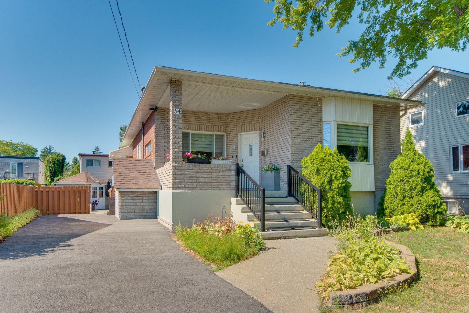 









54


2e Avenue N.

,
Montréal (Pierrefonds-Roxboro),




QC
H8Y2L2

