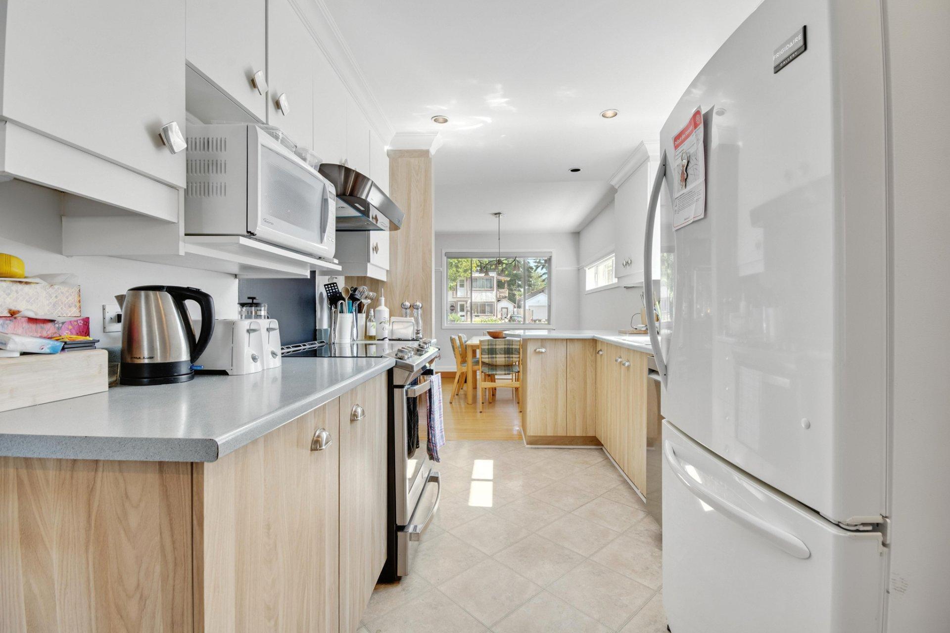 









54


2e Avenue N.

,
Montréal (Pierrefonds-Roxboro),




QC
H8Y2L2


