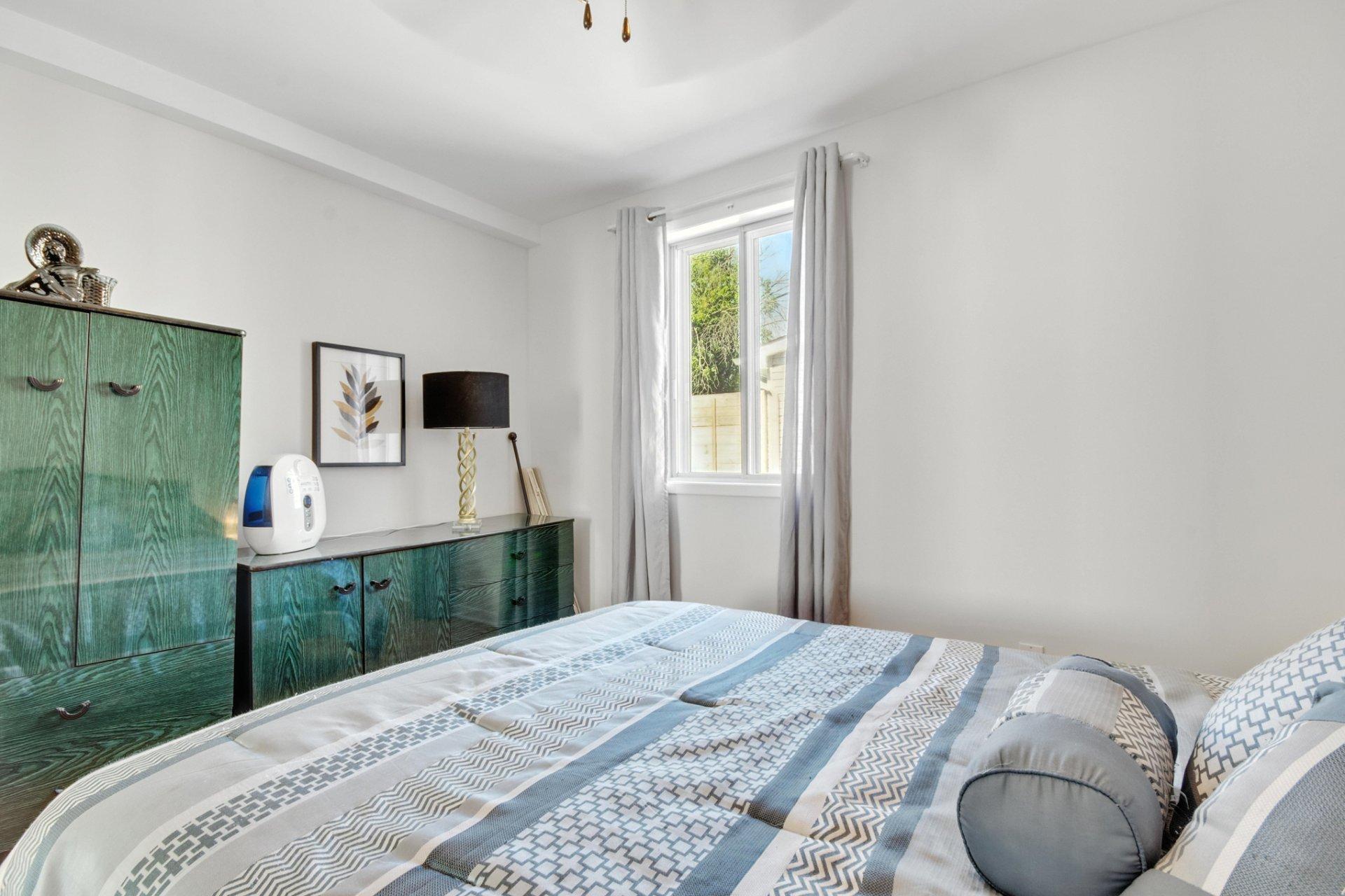 









54


2e Avenue N.

,
Montréal (Pierrefonds-Roxboro),




QC
H8Y2L2

