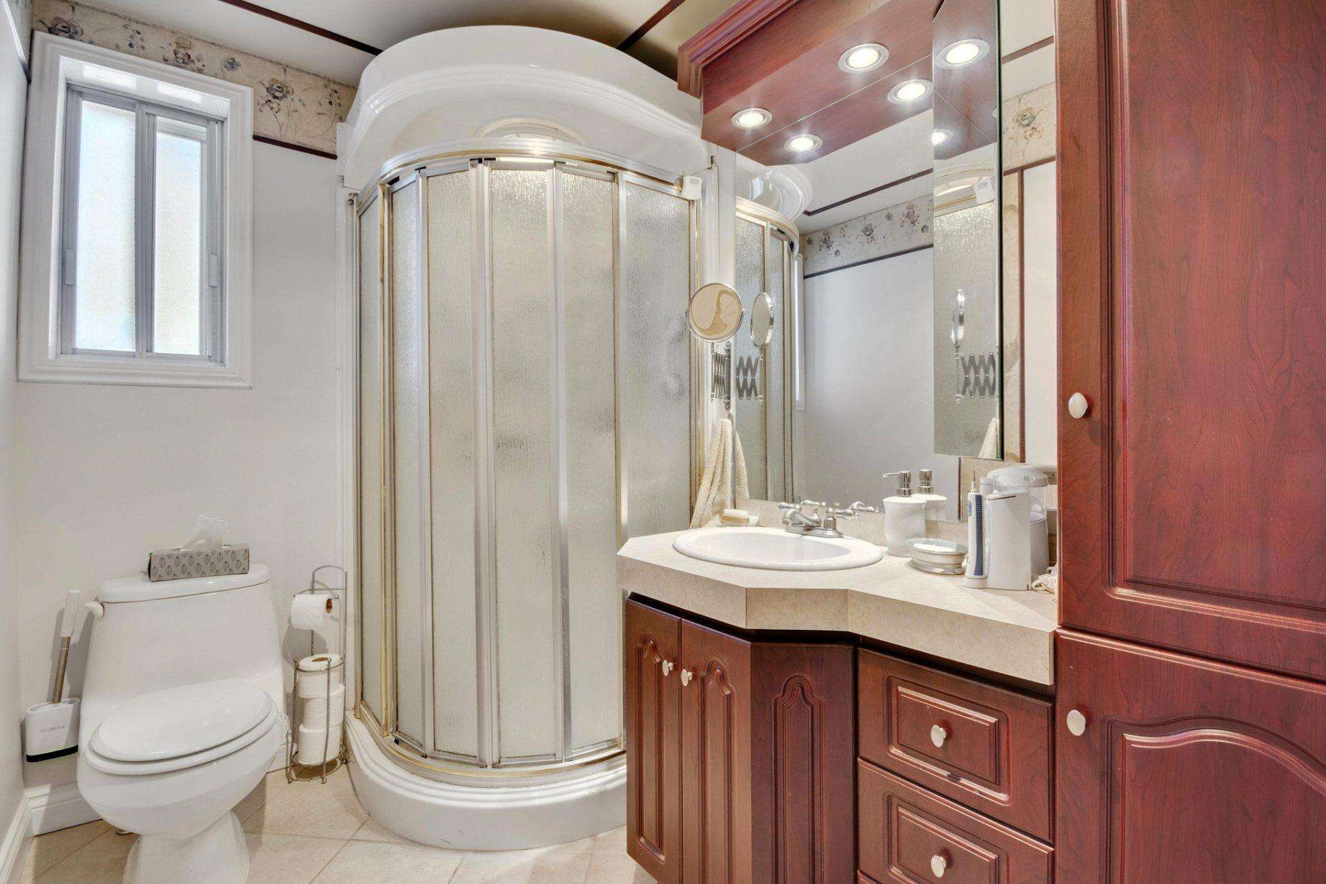 









54


2e Avenue N.

,
Montréal (Pierrefonds-Roxboro),




QC
H8Y2L2

