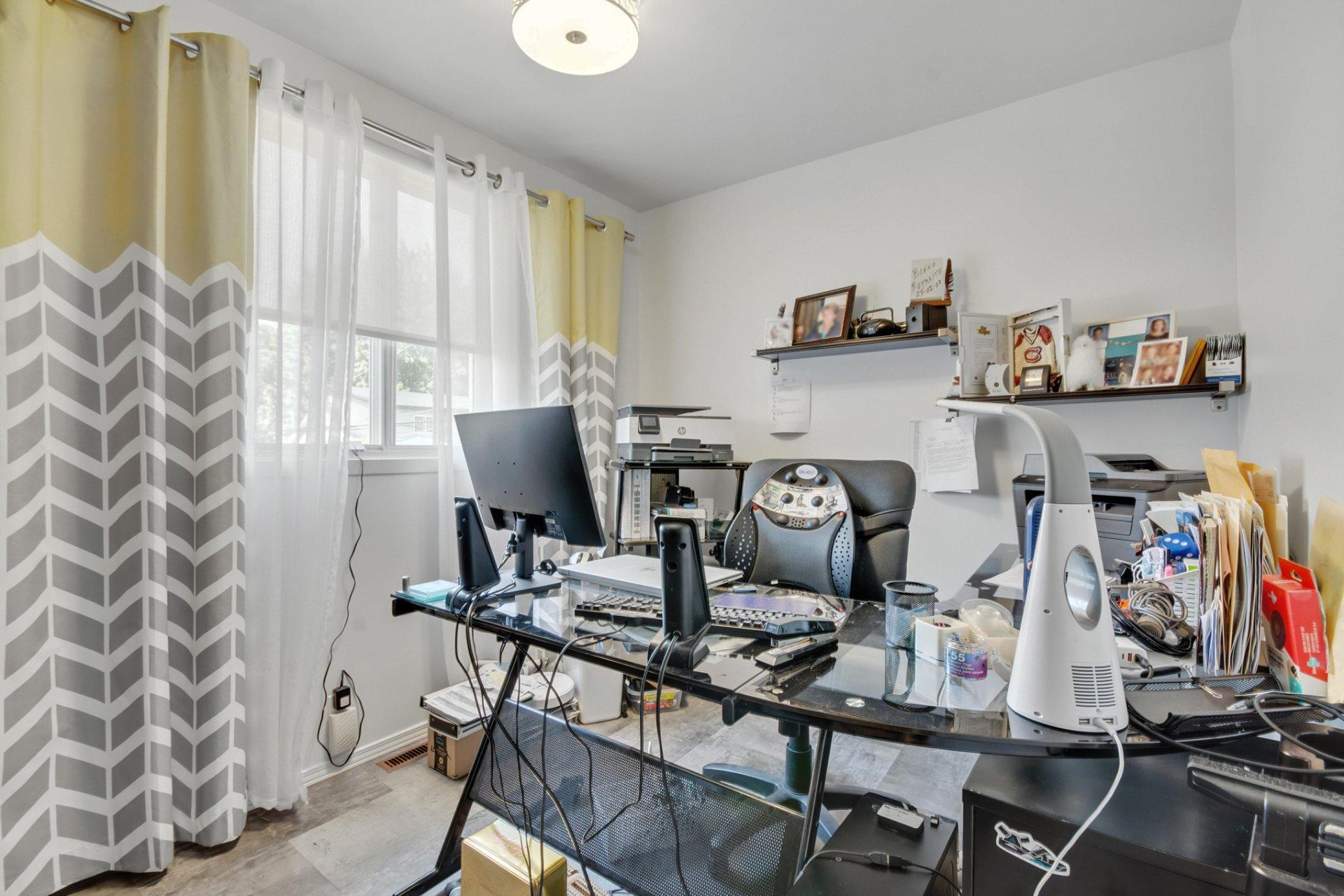 









54


2e Avenue N.

,
Montréal (Pierrefonds-Roxboro),




QC
H8Y2L2

