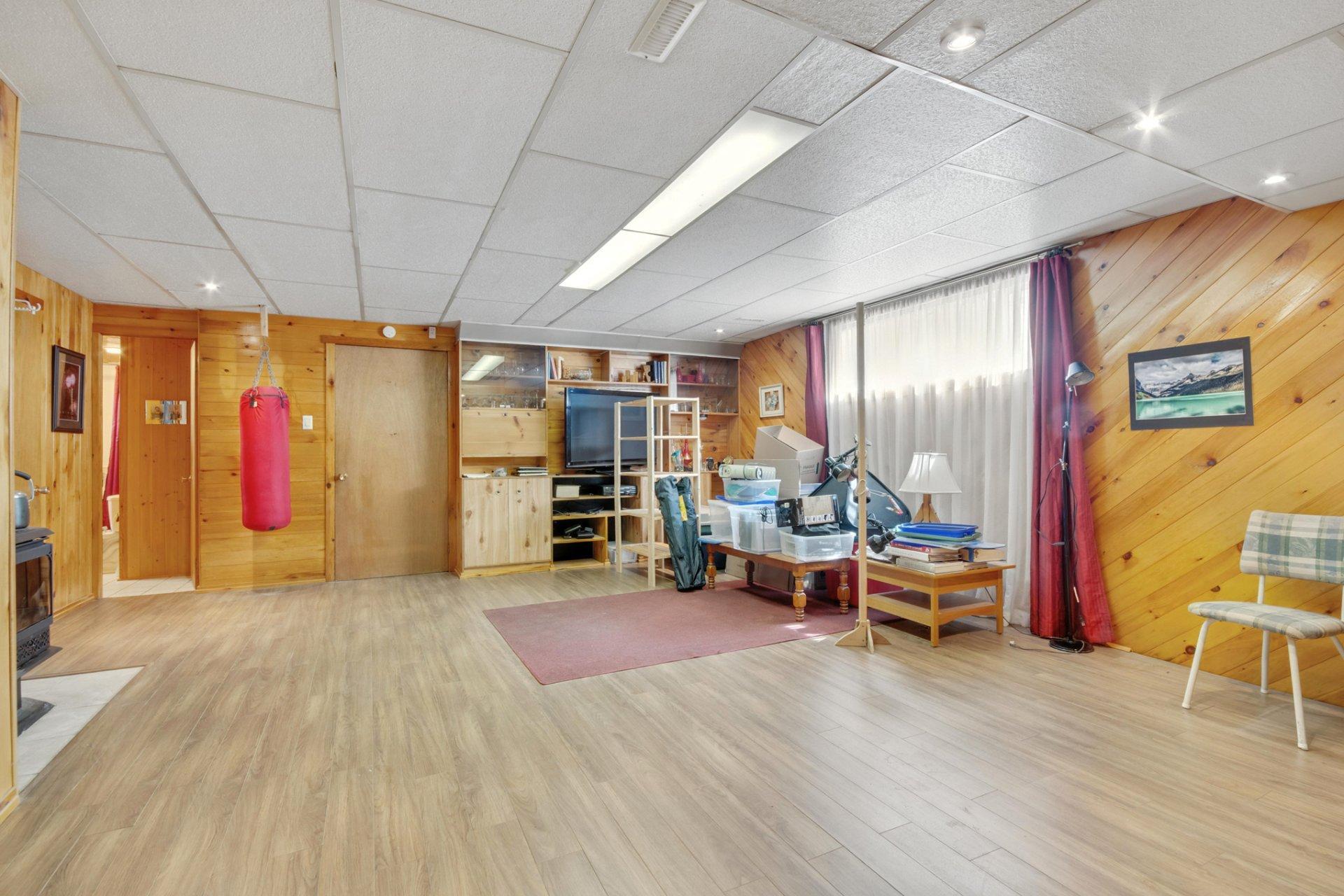 









54


2e Avenue N.

,
Montréal (Pierrefonds-Roxboro),




QC
H8Y2L2

