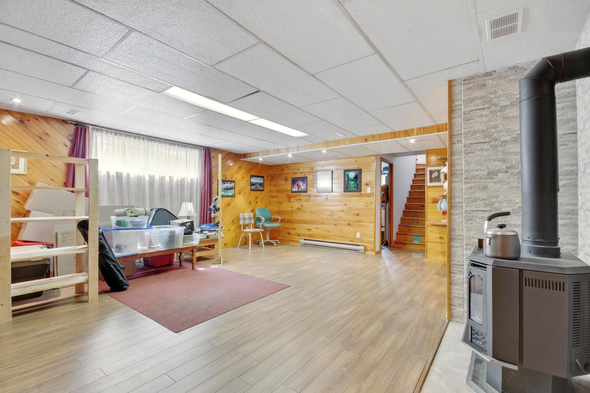 









54


2e Avenue N.

,
Montréal (Pierrefonds-Roxboro),




QC
H8Y2L2

