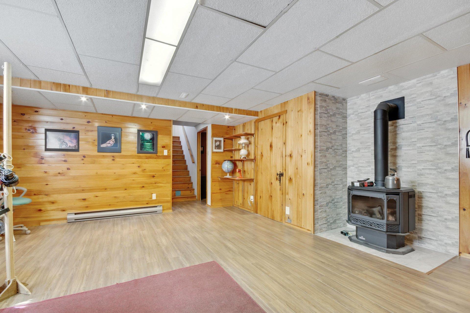 









54


2e Avenue N.

,
Montréal (Pierrefonds-Roxboro),




QC
H8Y2L2

