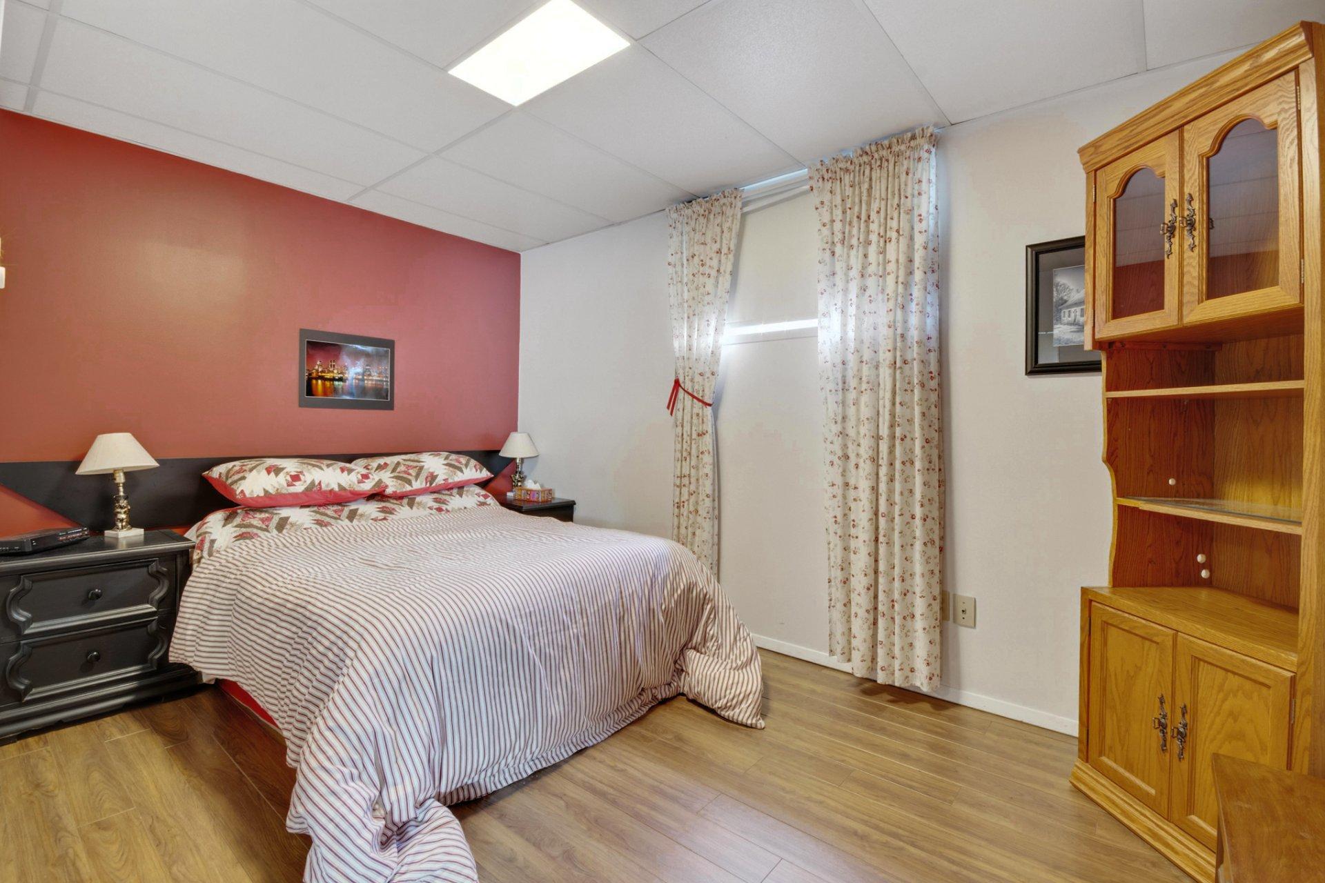 









54


2e Avenue N.

,
Montréal (Pierrefonds-Roxboro),




QC
H8Y2L2

