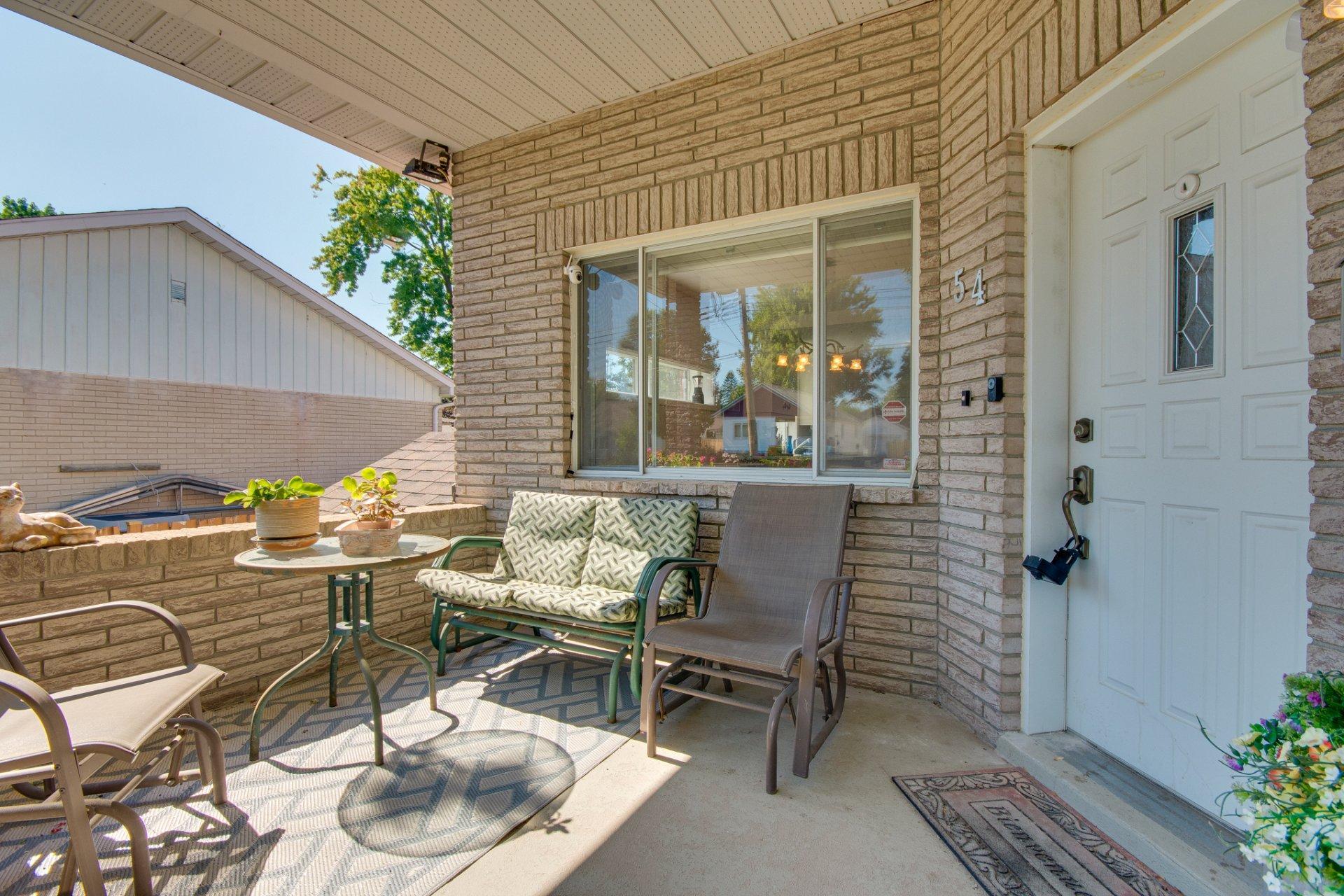 









54


2e Avenue N.

,
Montréal (Pierrefonds-Roxboro),




QC
H8Y2L2

