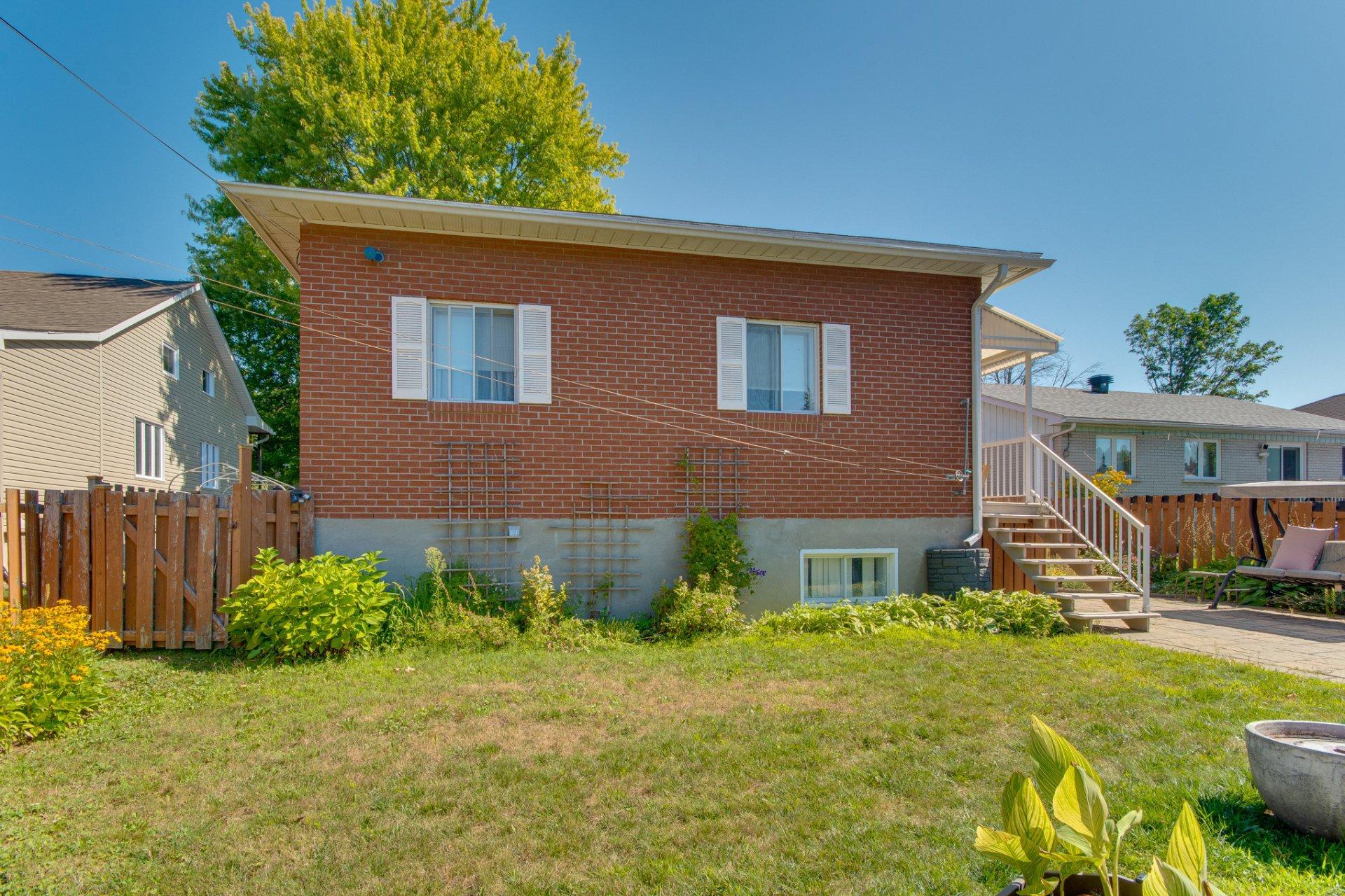 









54


2e Avenue N.

,
Montréal (Pierrefonds-Roxboro),




QC
H8Y2L2

