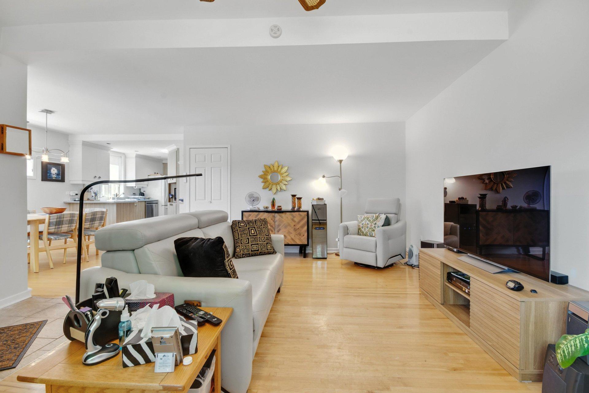 









54


2e Avenue N.

,
Montréal (Pierrefonds-Roxboro),




QC
H8Y2L2

