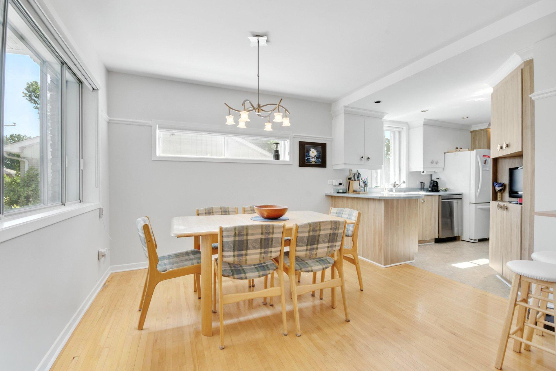 









54


2e Avenue N.

,
Montréal (Pierrefonds-Roxboro),




QC
H8Y2L2

