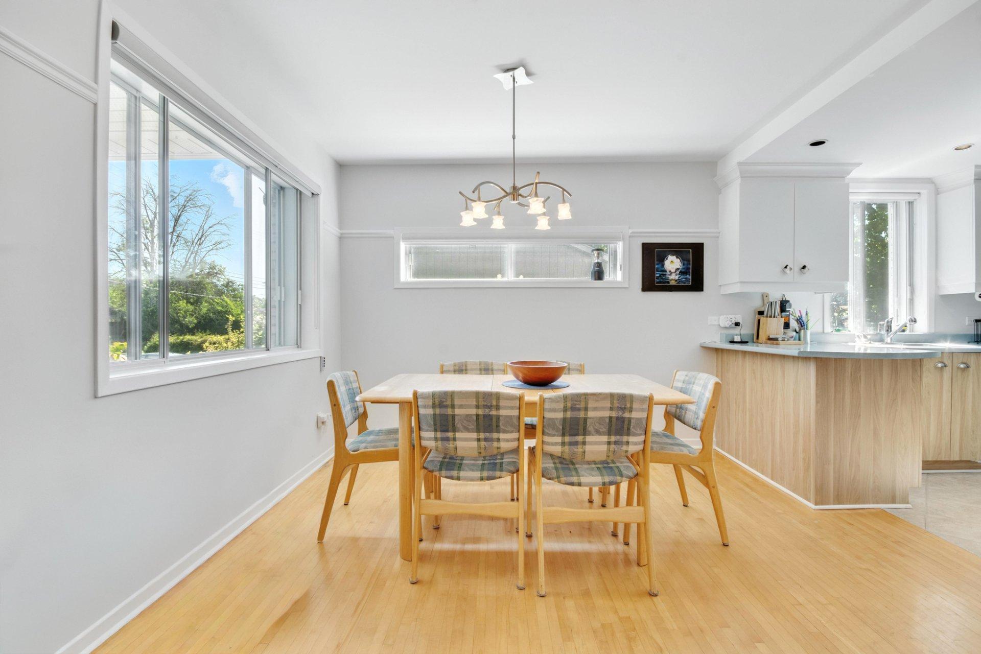 









54


2e Avenue N.

,
Montréal (Pierrefonds-Roxboro),




QC
H8Y2L2

