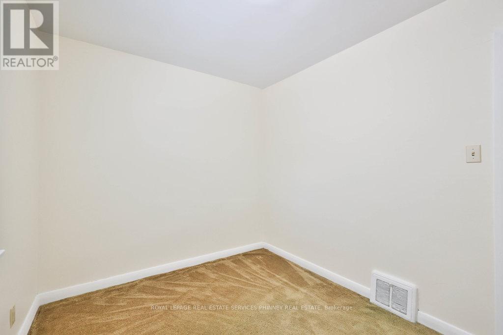 












68 ORIOLE AVENUE

,
Mississauga,




Ontario
L5G1V2

