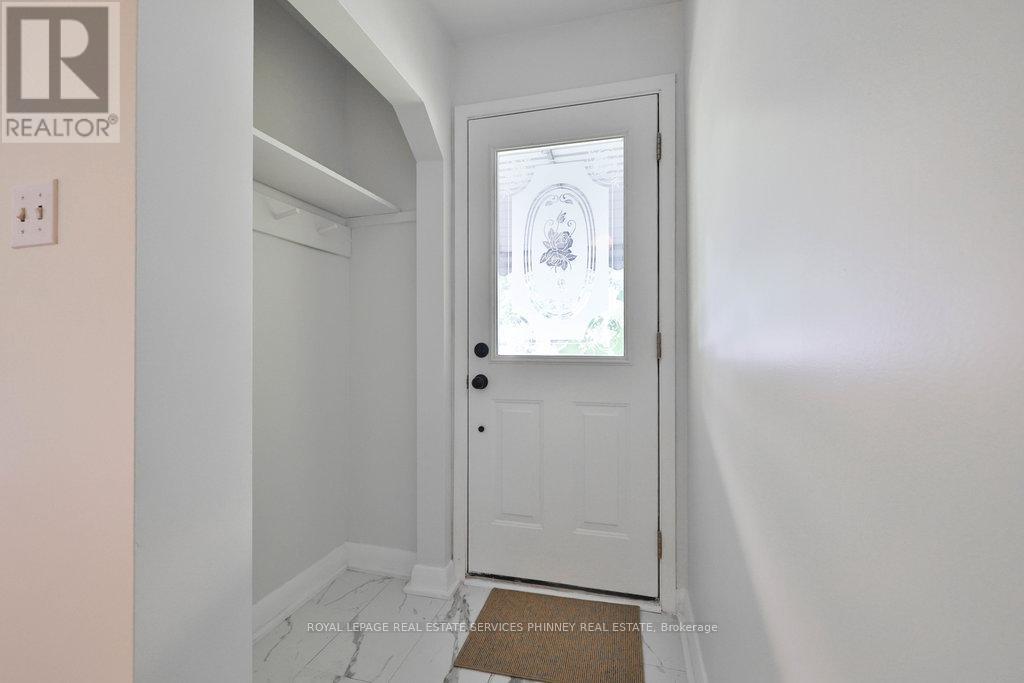 












68 ORIOLE AVENUE

,
Mississauga,




Ontario
L5G1V2

