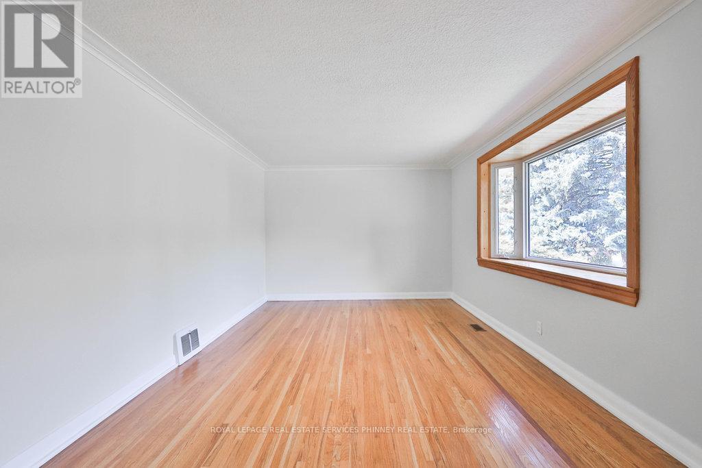 












68 ORIOLE AVENUE

,
Mississauga,




Ontario
L5G1V2

