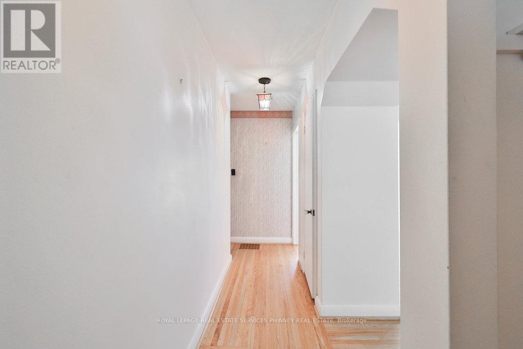












72 ORIOLE AVENUE

,
Mississauga,




Ontario
L5G1V2

