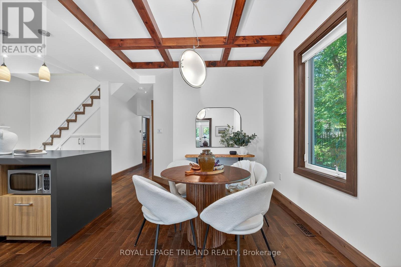 












513 GROSVENOR STREET

,
London East (East B),




Ontario
N5Y3S8

