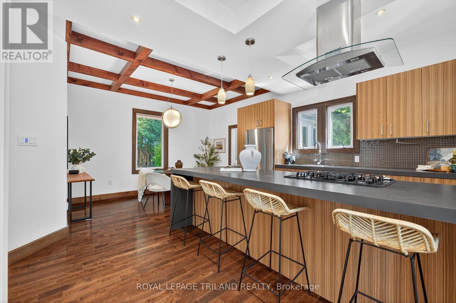 












513 GROSVENOR STREET

,
London East (East B),




Ontario
N5Y3S8

