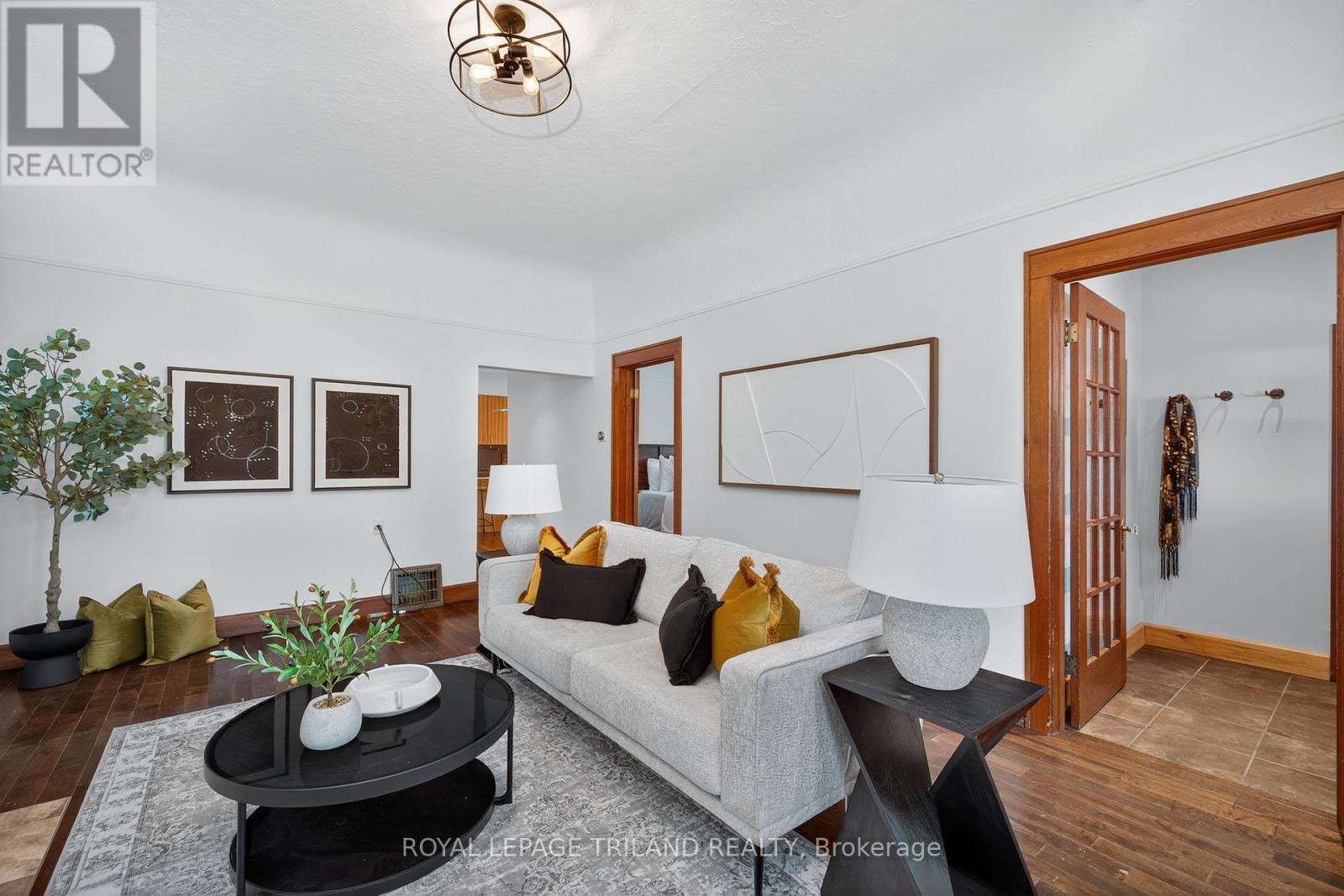 












513 GROSVENOR STREET

,
London East (East B),




Ontario
N5Y3S8

