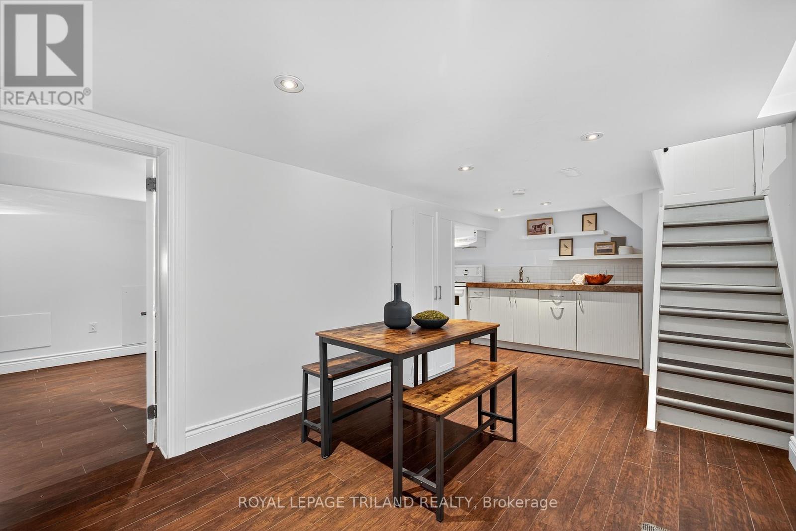 












513 GROSVENOR STREET

,
London East (East B),




Ontario
N5Y3S8


