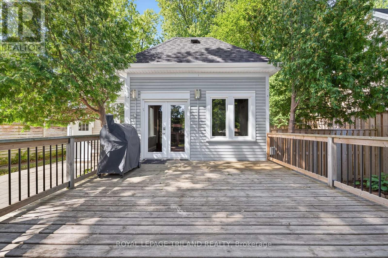 












513 GROSVENOR STREET

,
London East (East B),




Ontario
N5Y3S8

