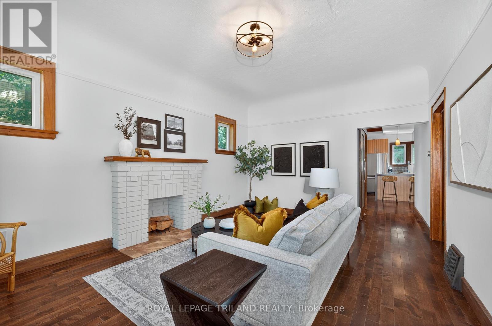 












513 GROSVENOR STREET

,
London East (East B),




Ontario
N5Y3S8

