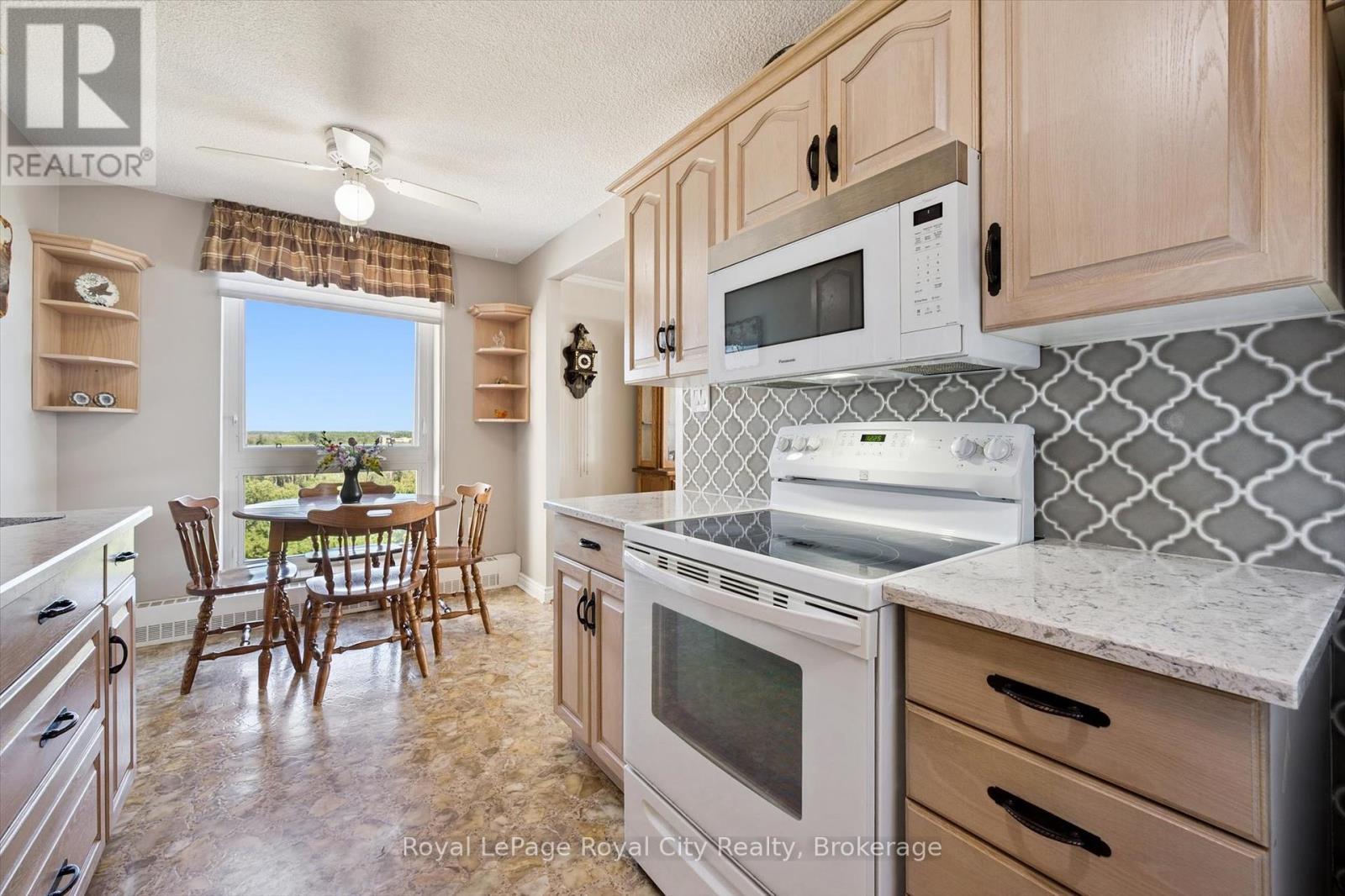 












713 - 19 WOODLAWN ROAD E

,
Guelph (Riverside Park),




Ontario
N1H7B1

