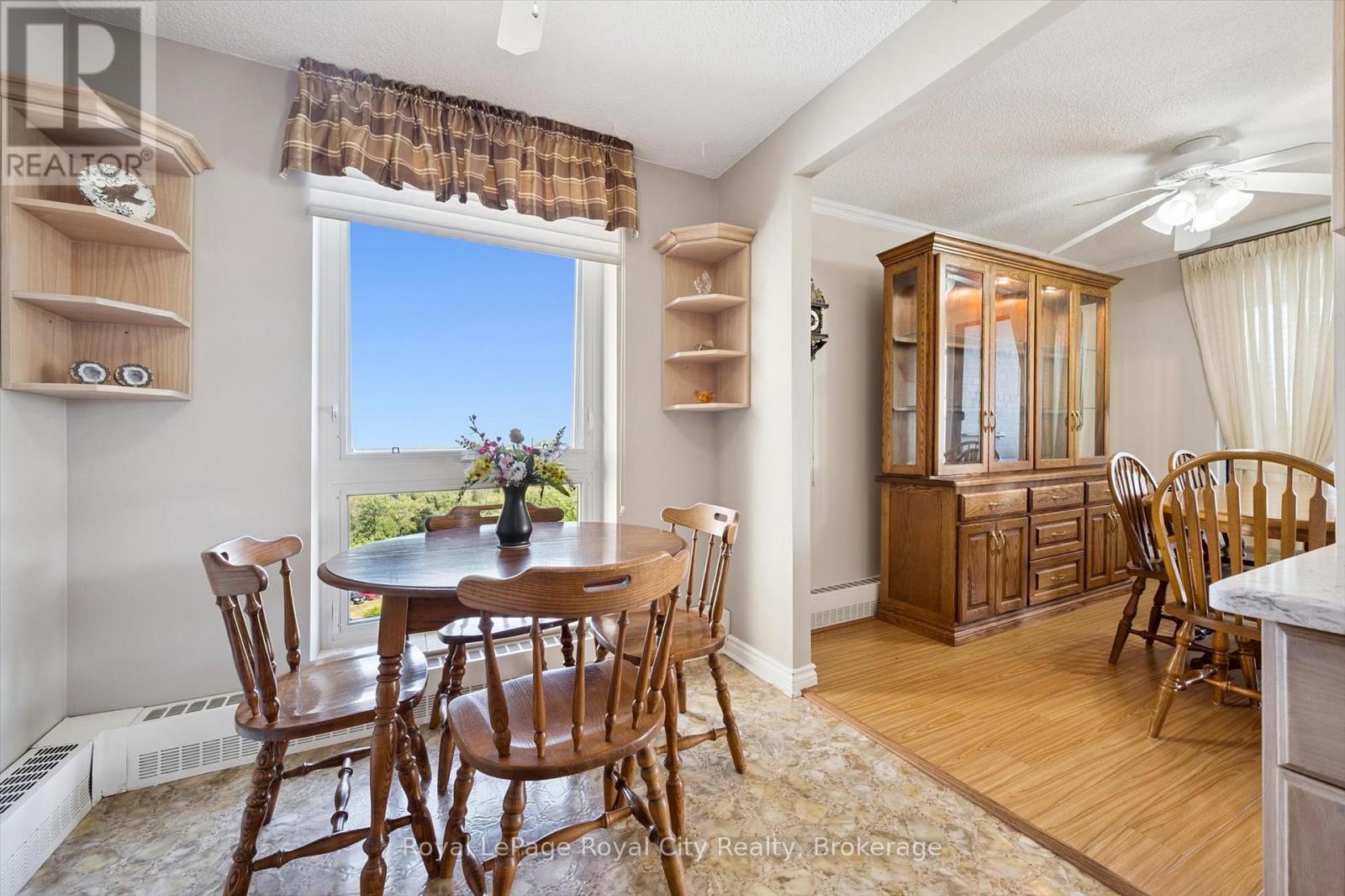 












713 - 19 WOODLAWN ROAD E

,
Guelph (Riverside Park),




Ontario
N1H7B1

